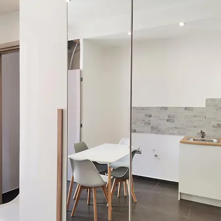 Dante467 Apartment *
